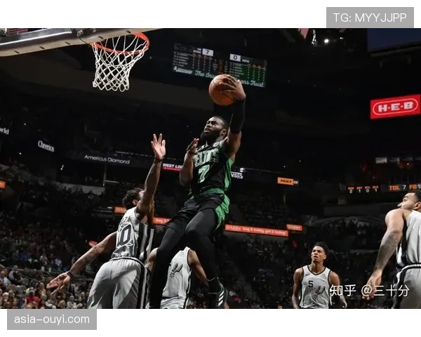 事件通讯：从低谷到爆发，杰伦·布朗三月有效命中率环比提升12个百分点
